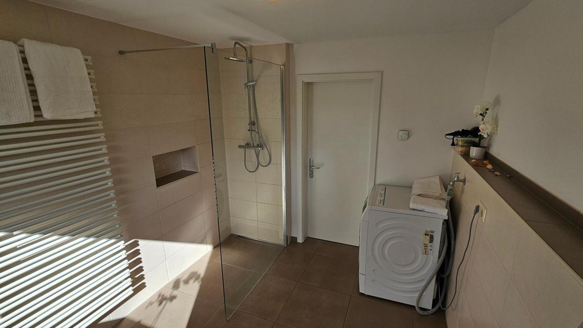 Sehr Schoenes Und Grosses Haus In - Partys Und Andere Feierlichkeiten Sind Wegen Eventueller Laermbelaestigung Nicht Gestattet Dresden