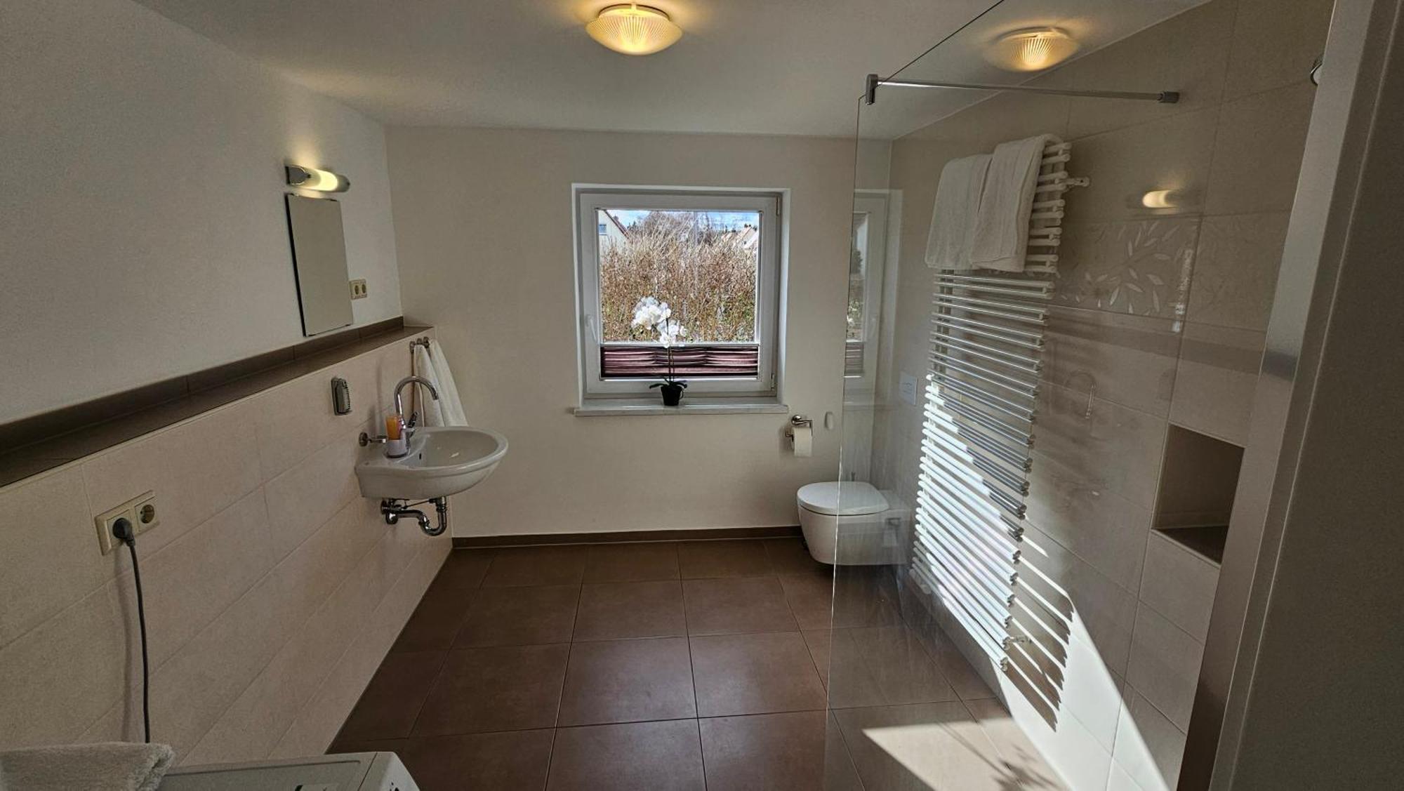 Sehr Schoenes Und Grosses Haus In - Partys Und Andere Feierlichkeiten Sind Wegen Eventueller Laermbelaestigung Nicht Gestattet Holiday home